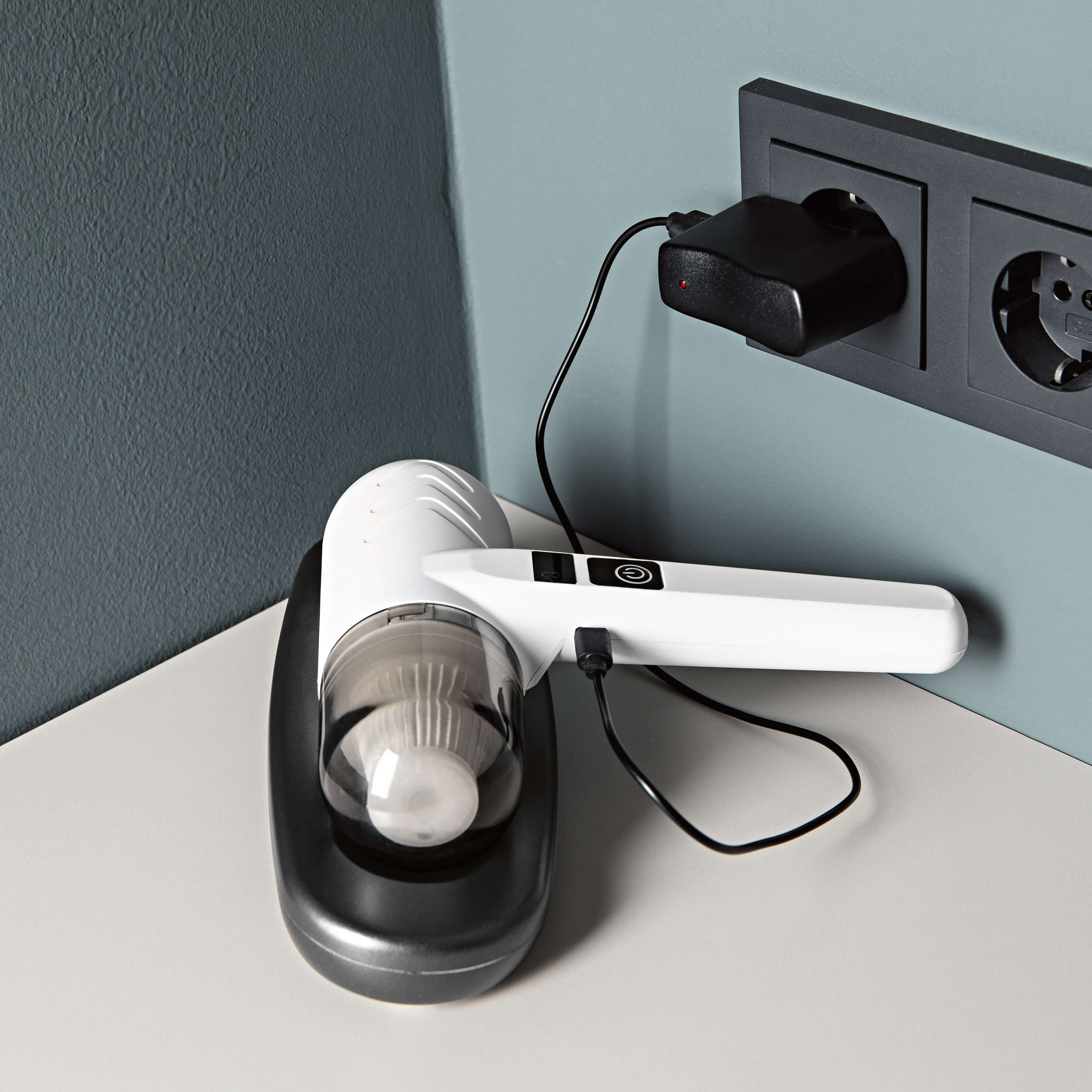 CleanMaxx Antibakteriálny vysávač s UV-C lampou 15440 (4)